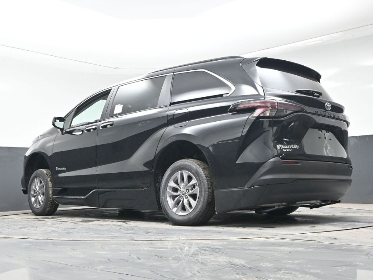 2025 TOYOTA SIENNA - Image 21