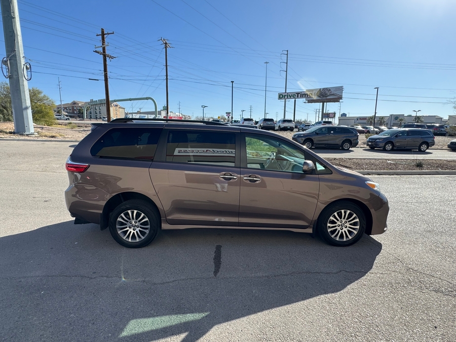 Used 2018 Toyota Sienna XLE - ATS Rear Entry Entry Fold Out Manual Ramp