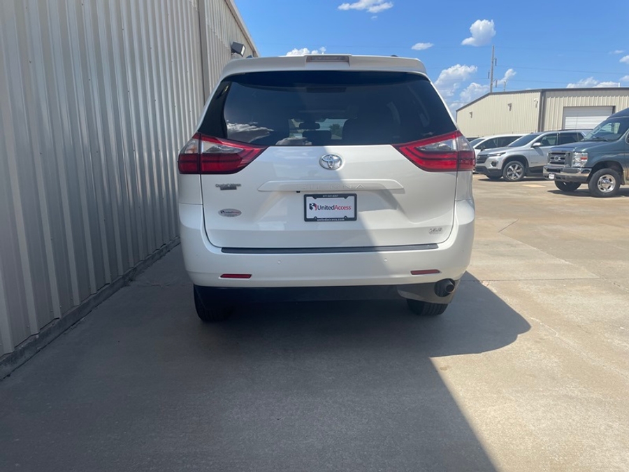 Used 2020 Toyota Sienna XLE - VMI Side Entry In Floor Automatic Ramp
