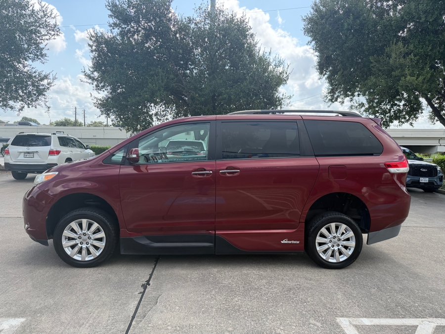 Used 2014 Toyota Sienna XLE - VMI Side Entry In Floor Automatic Ramp
