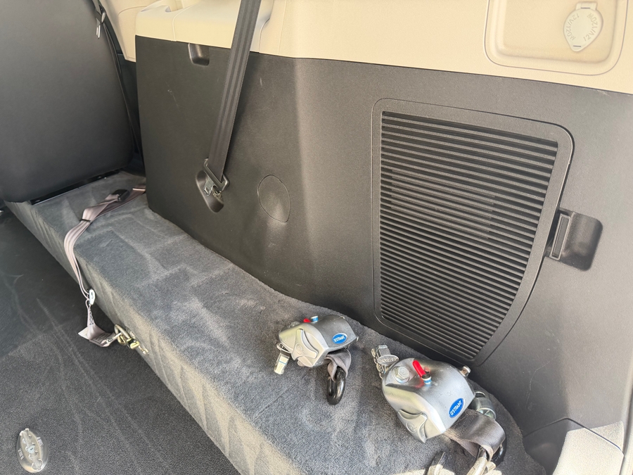 Used 2015 Toyota Sienna SE - Freedom Rear Entry Fold Out Automatic Ramp