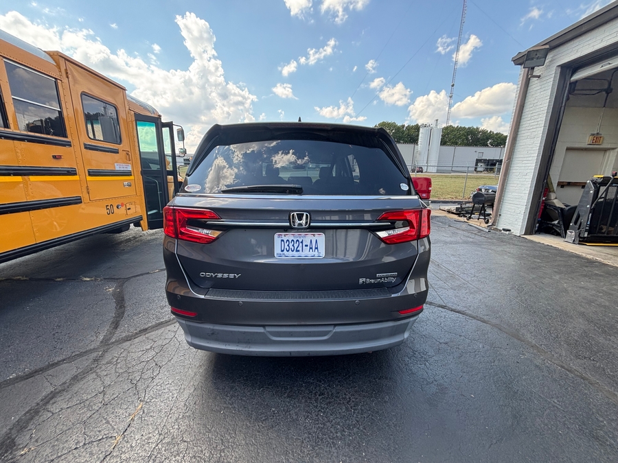 Used 2023 Honda Odyssey Touring - BraunAbility Side Entry In Floor Automatic Ramp