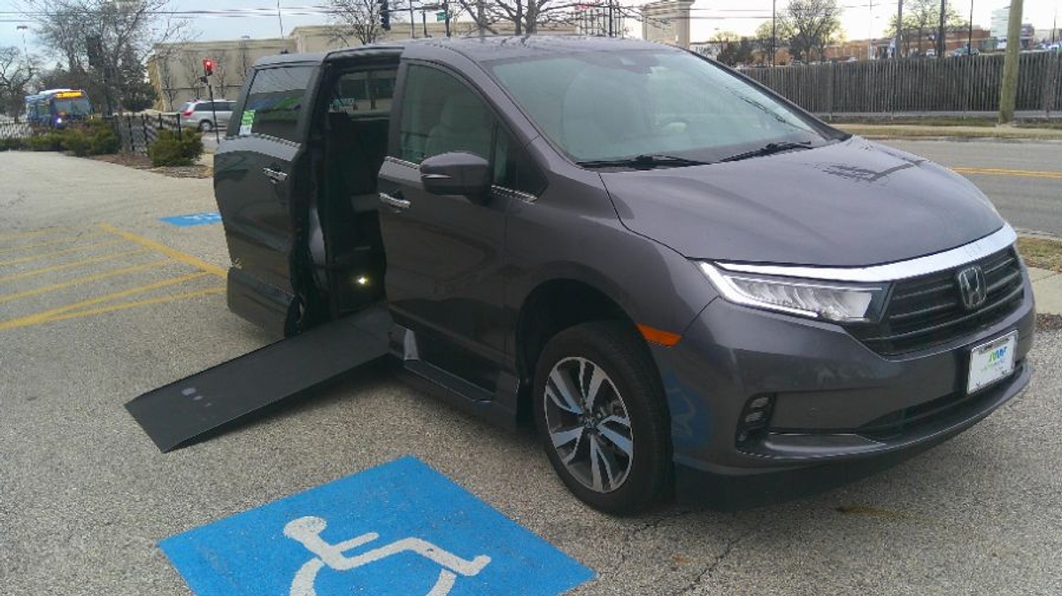 Grey Honda Odyssey with Side Entry Automatic In Floor ramp
