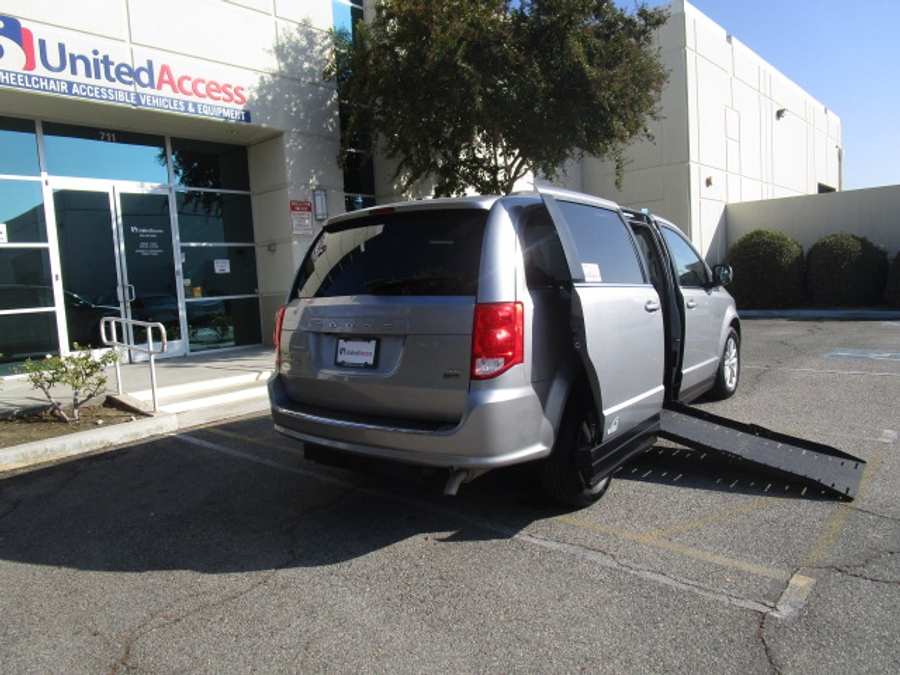 Used 2019 Dodge Grand Caravan SXT - VMI Side Entry Entry Fold Out Automatic Ramp