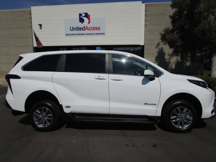 New 2025 Toyota Sienna Hybrid LE - BraunAbility Commercial Rear Entry Entry Fold Out Manual Ramp