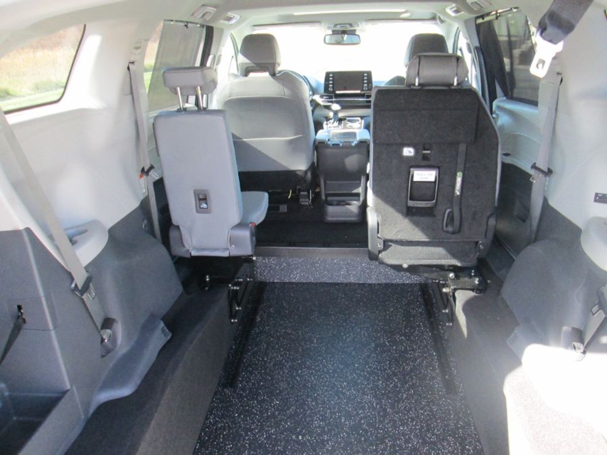 2024 TOYOTA SIENNA - Image 14