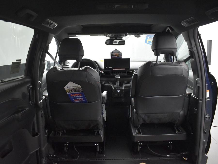 New 2025 Toyota Sienna Hybrid XSE Sport - BraunAbility Side Entry Entry In Floor Automatic Ramp
