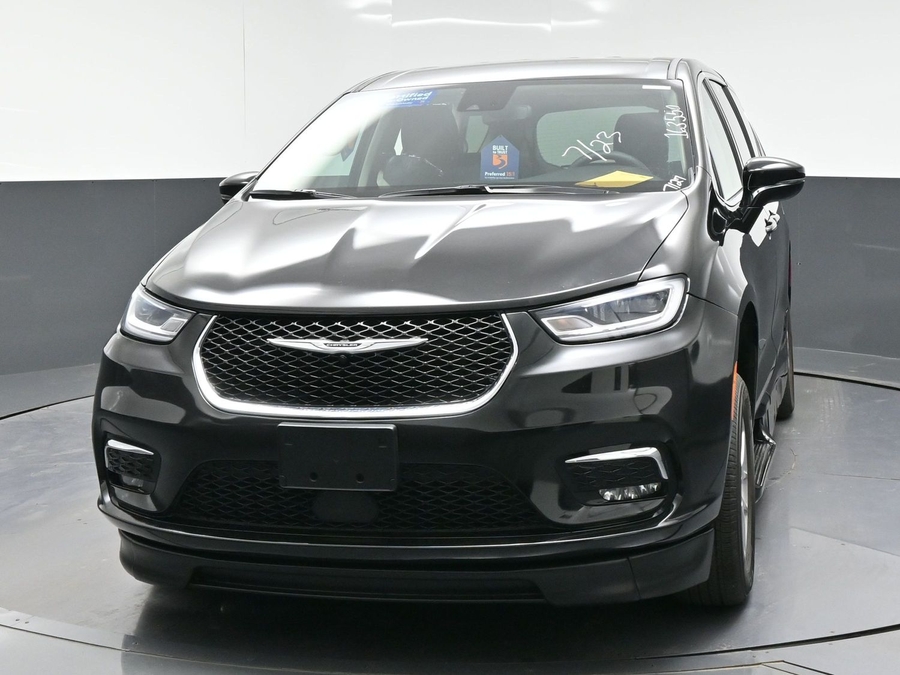 Used 2024 Chrysler Pacifica Touring L - BraunAbility Side Entry Fold Out Automatic Ramp