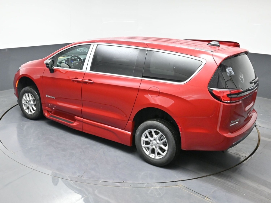 Red Chrysler Pacifica image number 8