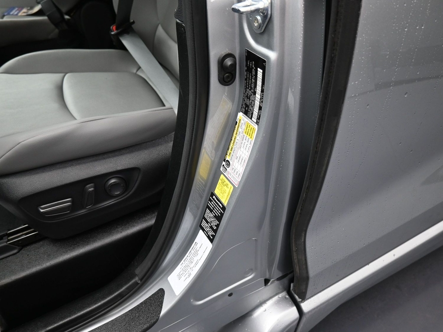 New 2025 Toyota Sienna Hybrid XLE Plus - BraunAbility Side Entry Entry Fold Out Automatic Ramp