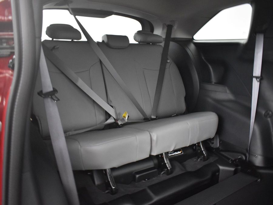 New 2025 Toyota Sienna Hybrid XLE Base - BraunAbility Side Entry Entry Fold Out Automatic Ramp