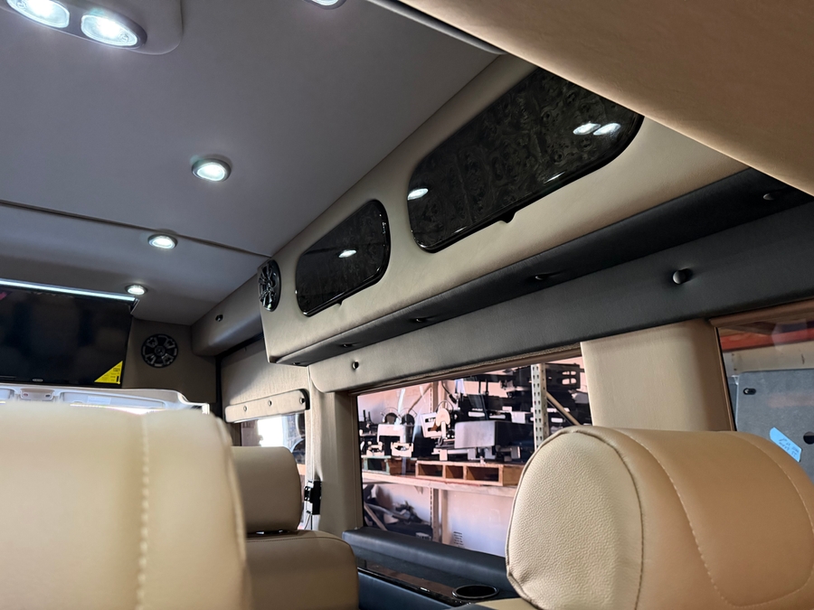 New 2025 Ram ProMaster SLT+ 2500 159WB HR -  Side Entry Lift Automatic Ramp