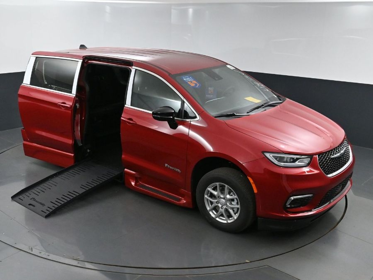 2025 CHRYSLER PACIFICA - Image 23
