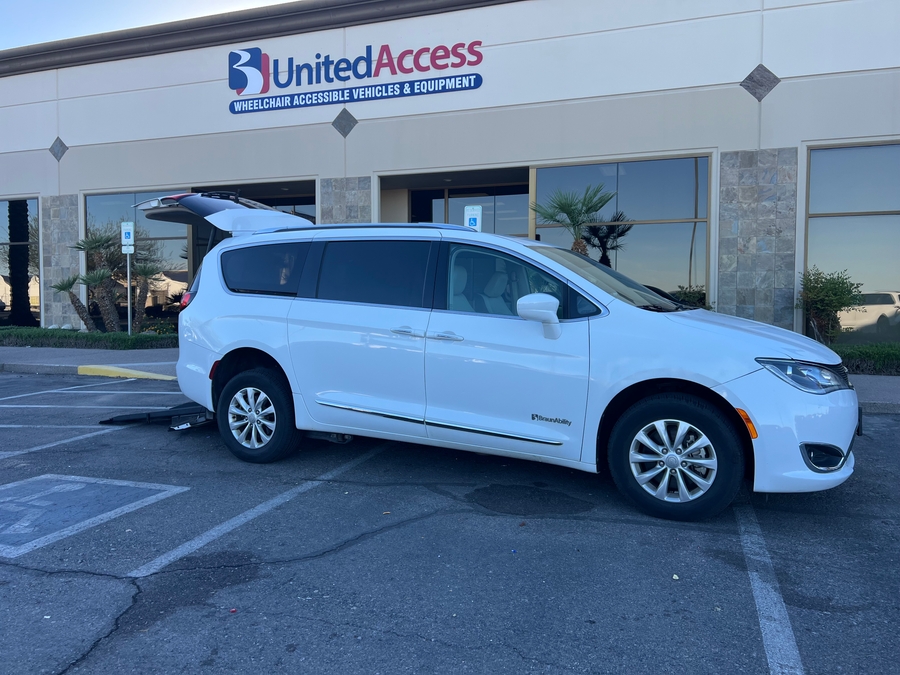 2018 Chrysler Pacifica Touring L