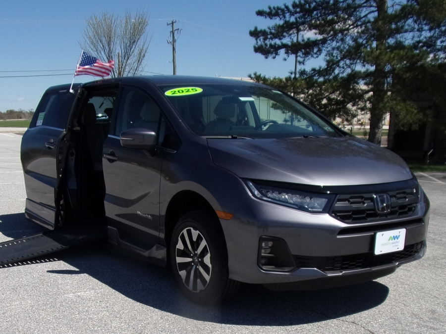 Grey Honda Odyssey with Side Entry Automatic In Floor ramp