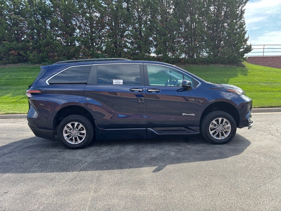 Used 2023 Toyota Sienna Hybrid XLE Plus - BraunAbility Side Entry Fold Out Automatic Ramp