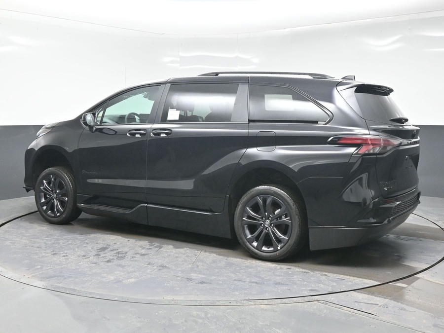 New 2025 Toyota Sienna Hybrid XSE Sport - BraunAbility Side Entry Entry Fold Out Automatic Ramp