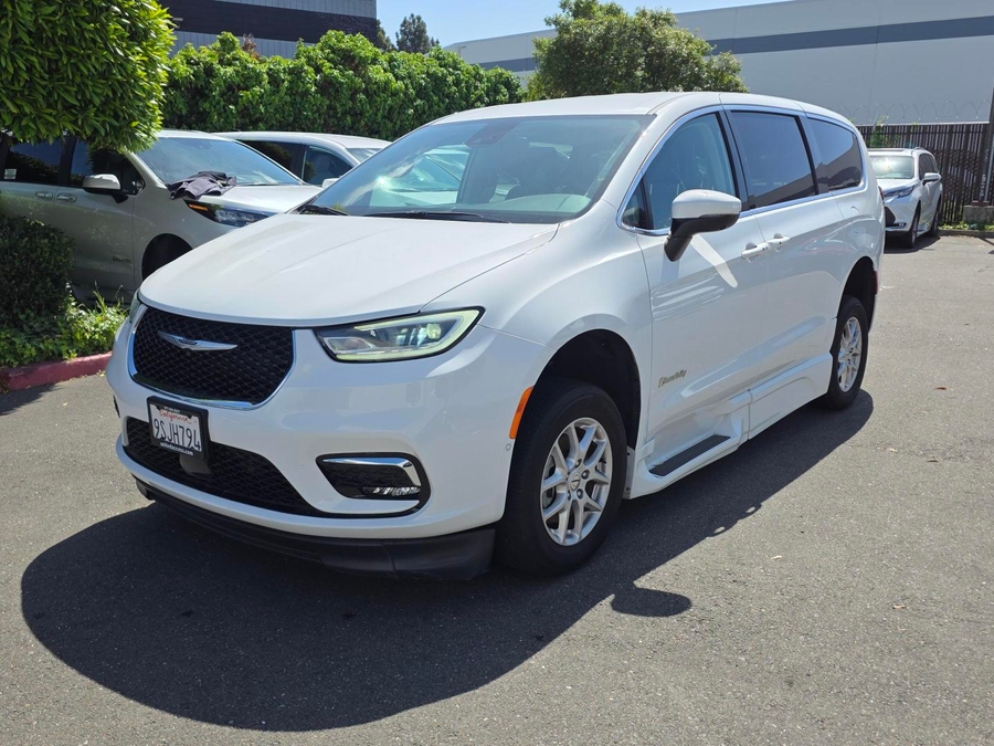 Used 2023 Chrysler Pacifica Touring L - BraunAbility Side Entry Entry Fold Out Automatic Ramp