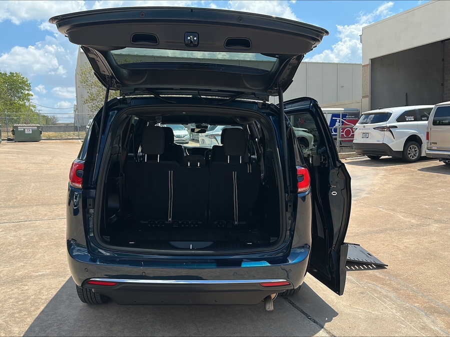 Used 2023 Chrysler Pacifica Touring - BraunAbility Side Entry In Floor Automatic Ramp