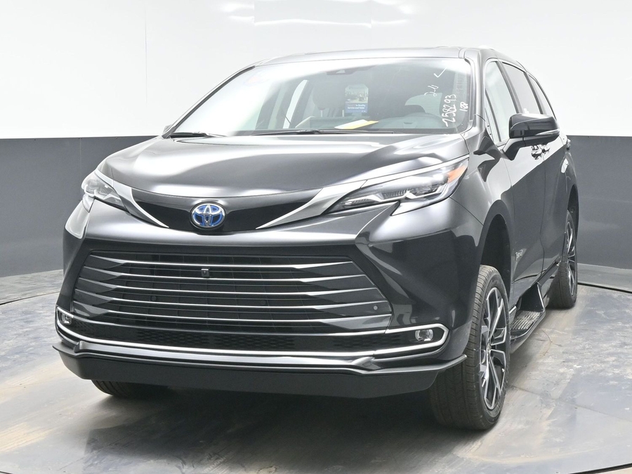 New 2025 Toyota Sienna Hybrid Platinum - BraunAbility Side Entry Entry In Floor Automatic Ramp