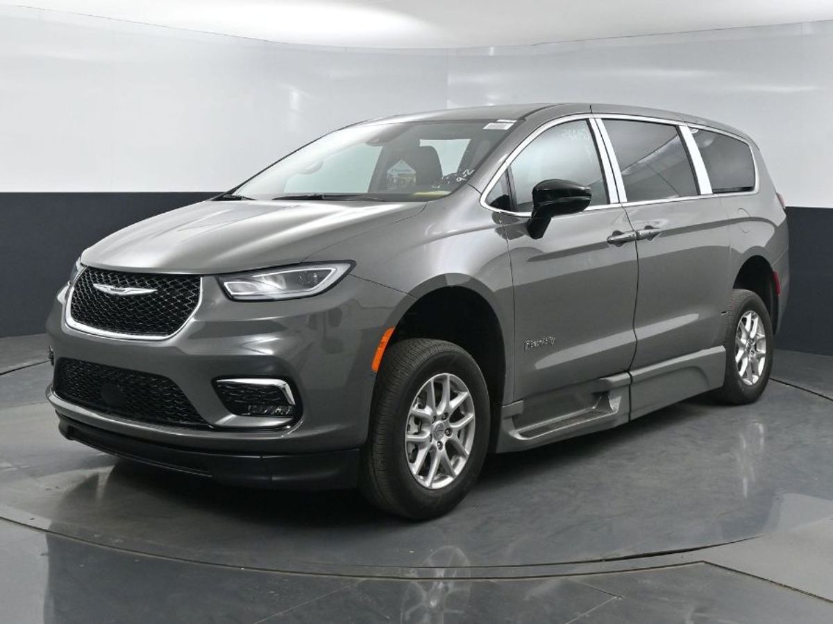 2025 CHRYSLER PACIFICA - Image 3