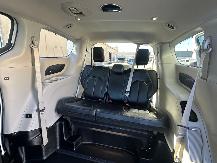 Used 2023 Chrysler Pacifica Touring L Theatre - BraunAbility Side Entry Entry In Floor Automatic Ramp