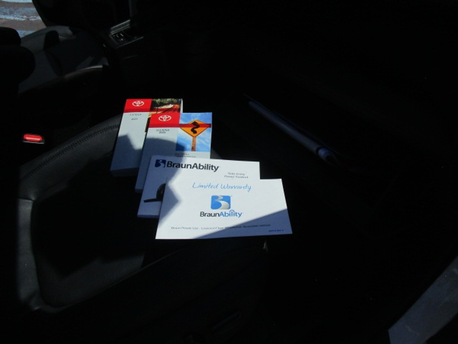 New 2025 Toyota Sienna Hybrid XSE Sport - BraunAbility Side Entry Entry Fold Out Automatic Ramp