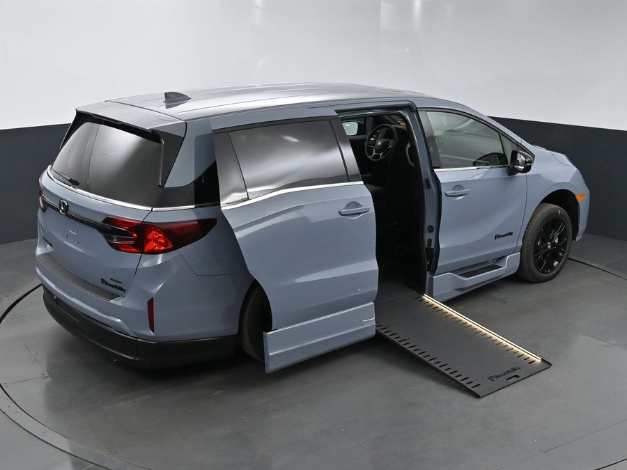 New 2026 Honda Odyssey Sport - BraunAbility Side Entry Entry In Floor Automatic Ramp