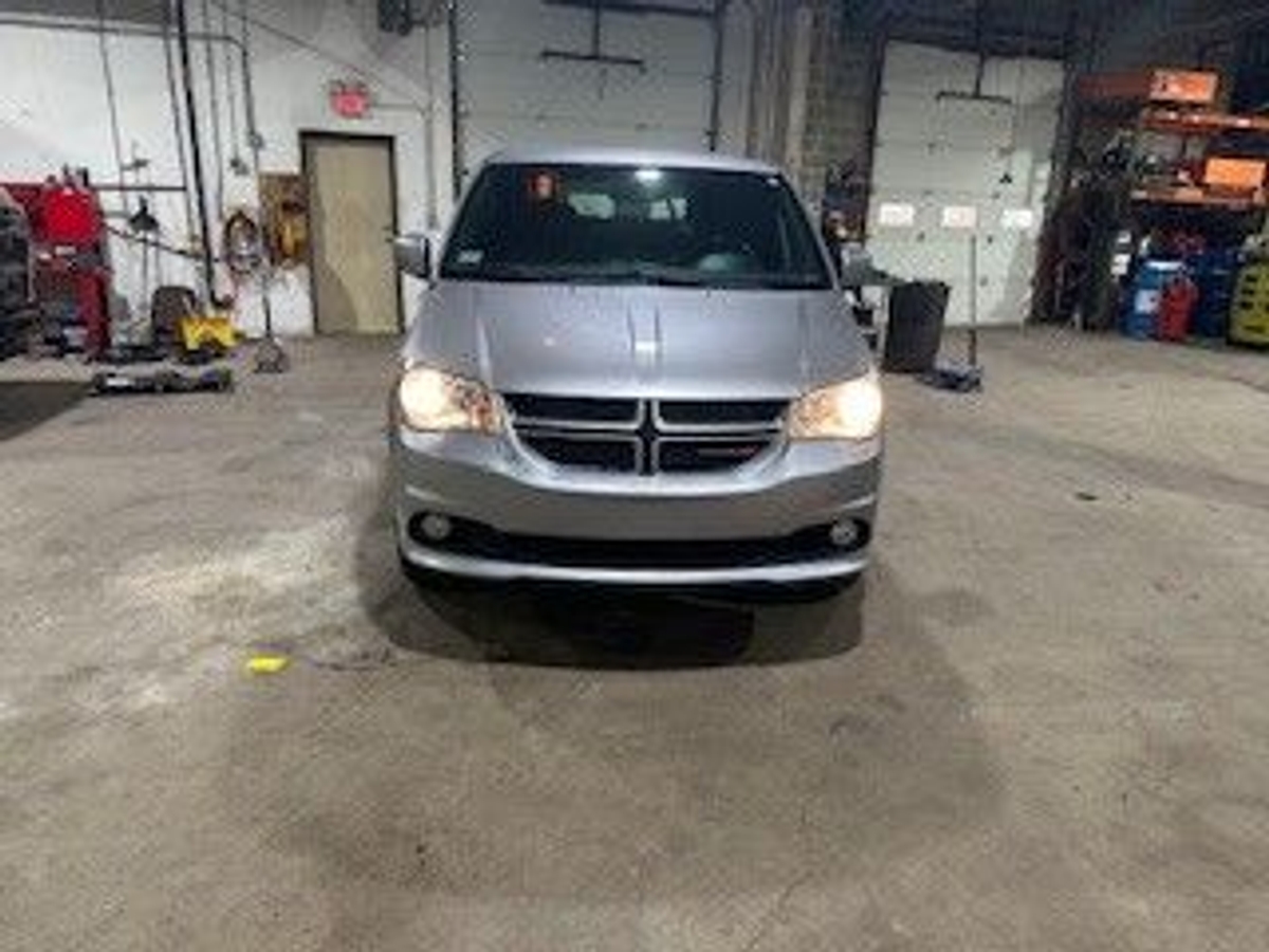 2013 DODGE GRAND CARAVAN - Image 3