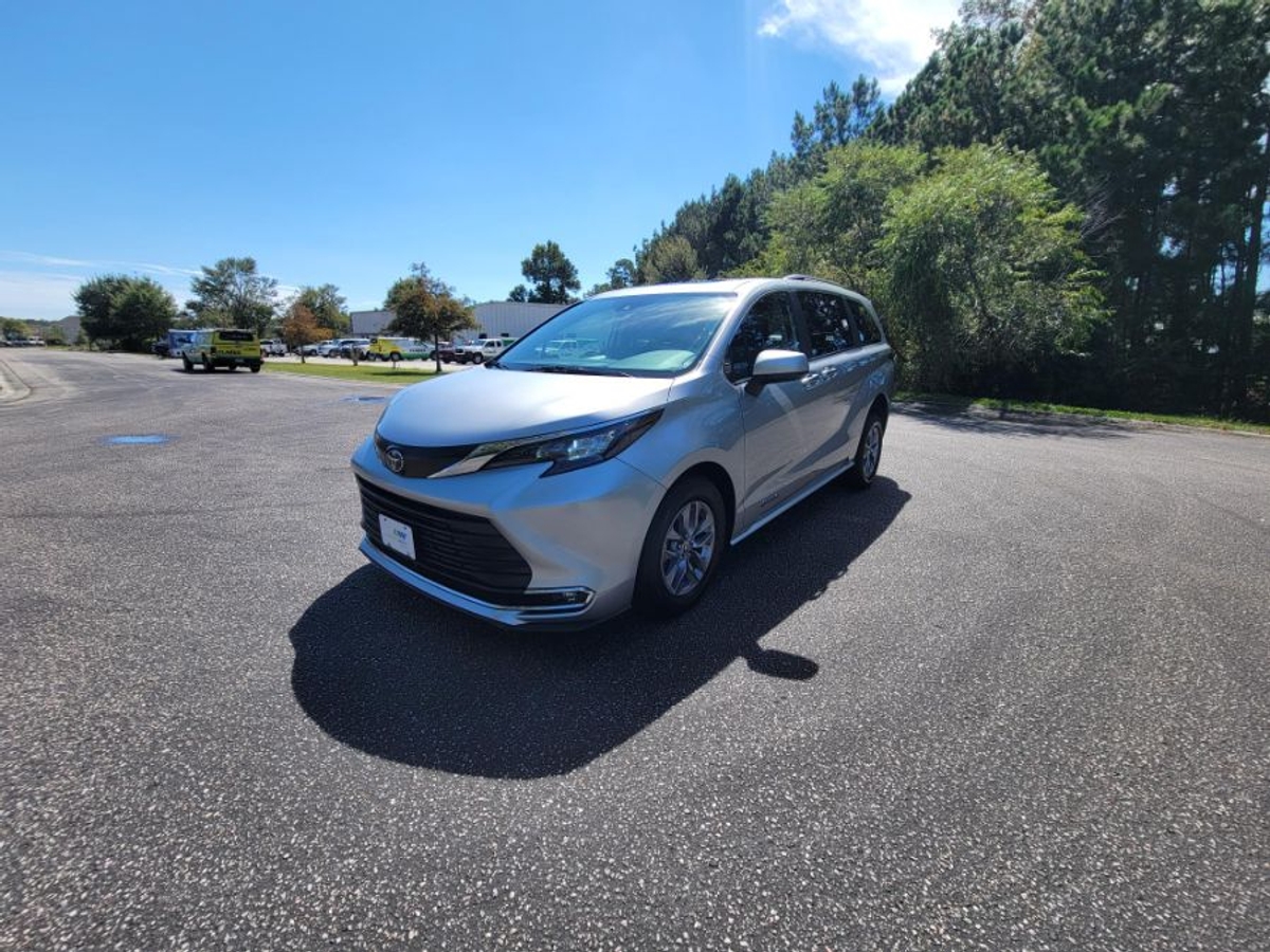 2024 TOYOTA SIENNA - Image 8