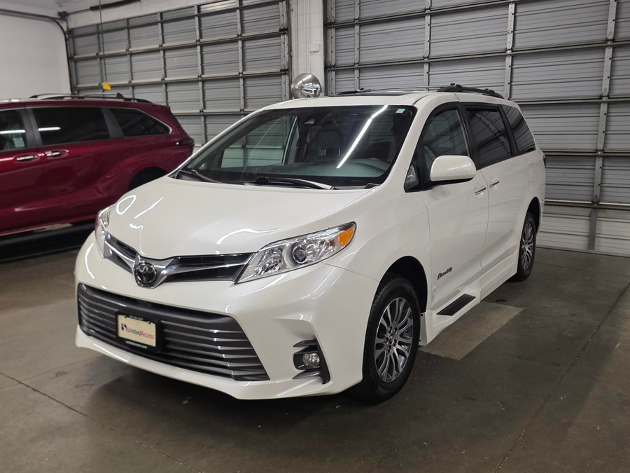 Used 2019 Toyota Sienna XLE - BraunAbility Side Entry Fold Out Automatic Ramp