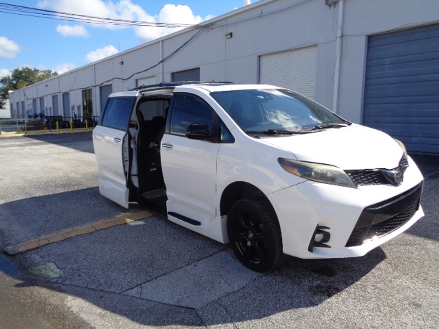 Used 2020 Toyota Sienna SE Premium - VMI Side Entry In Floor Automatic Ramp
