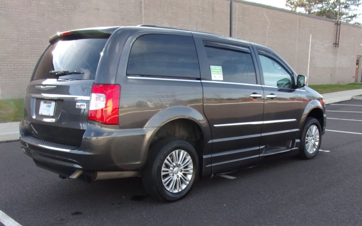 2015 CHRYSLER TOWN AND COUNTRY - Image 8