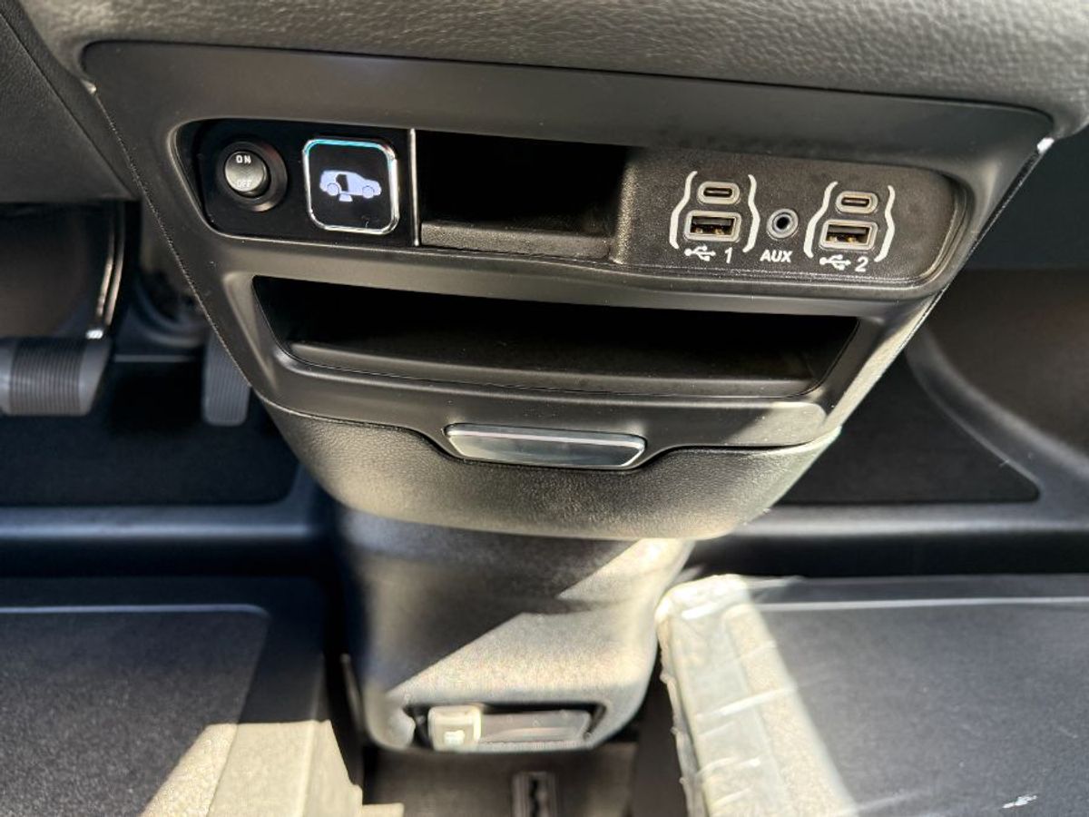 2025 CHRYSLER PACIFICA - Image 15