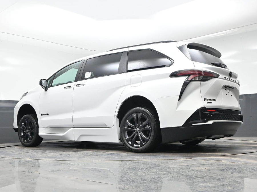 New 2026 Toyota Sienna Hybrid XSE Sport - BraunAbility Side Entry In Floor Automatic Ramp