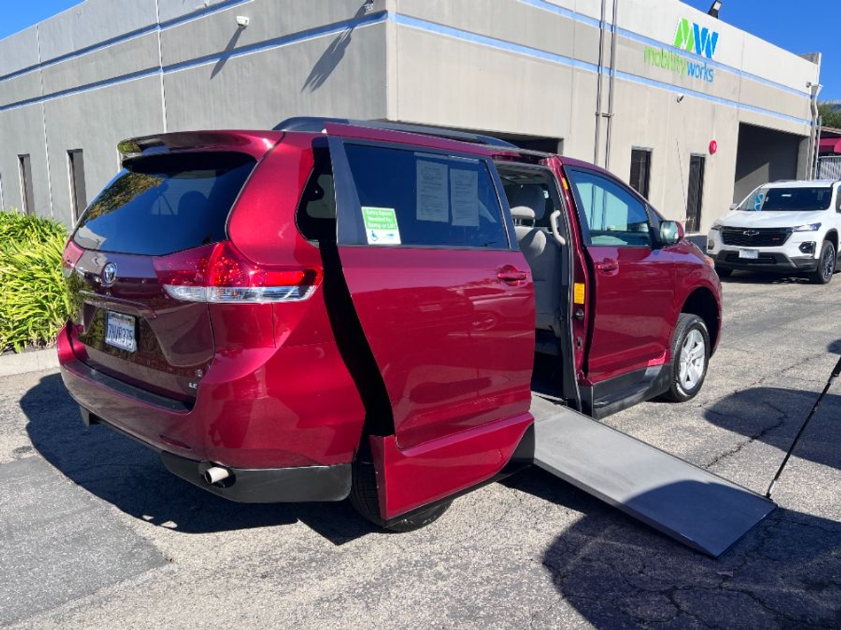 2014 Toyota Sienna LE