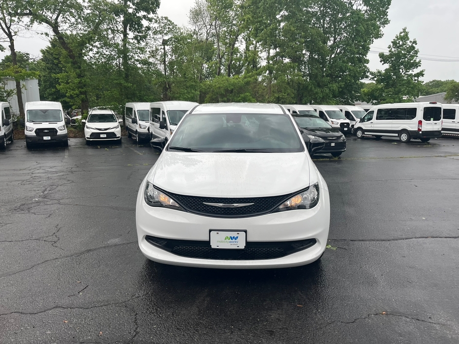 2026 Chrysler Voyager LX's photo
