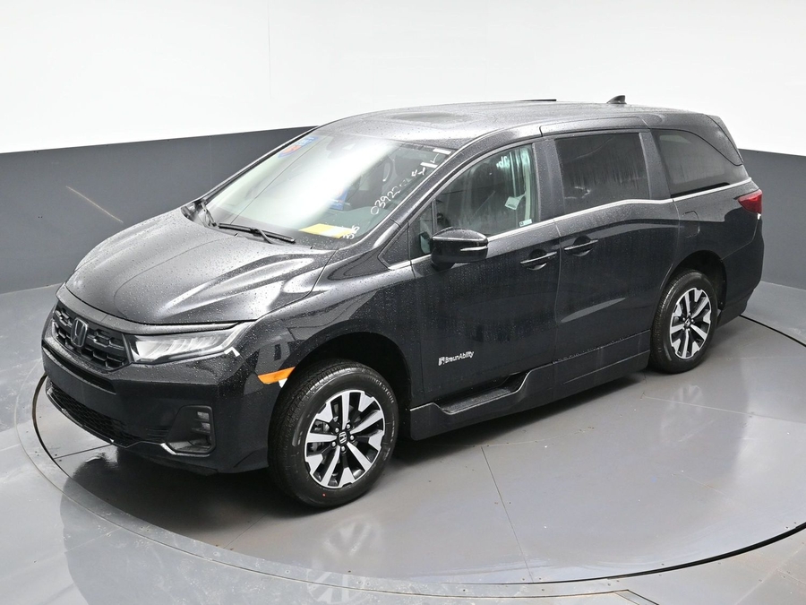 Black Honda Odyssey image number 20