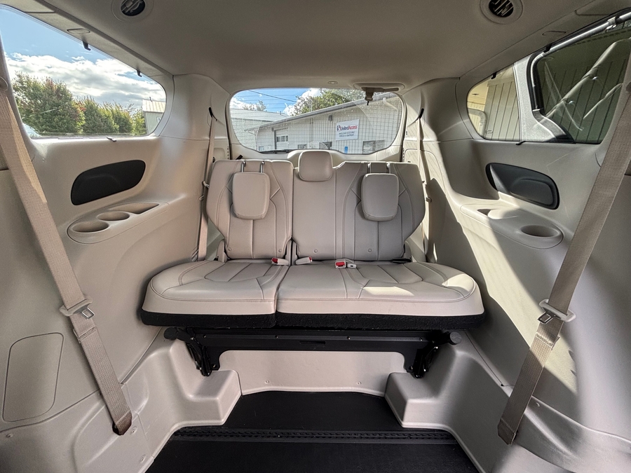 Used 2018 Chrysler Pacifica Touring L - BraunAbility Side Entry Fold Out Automatic Ramp