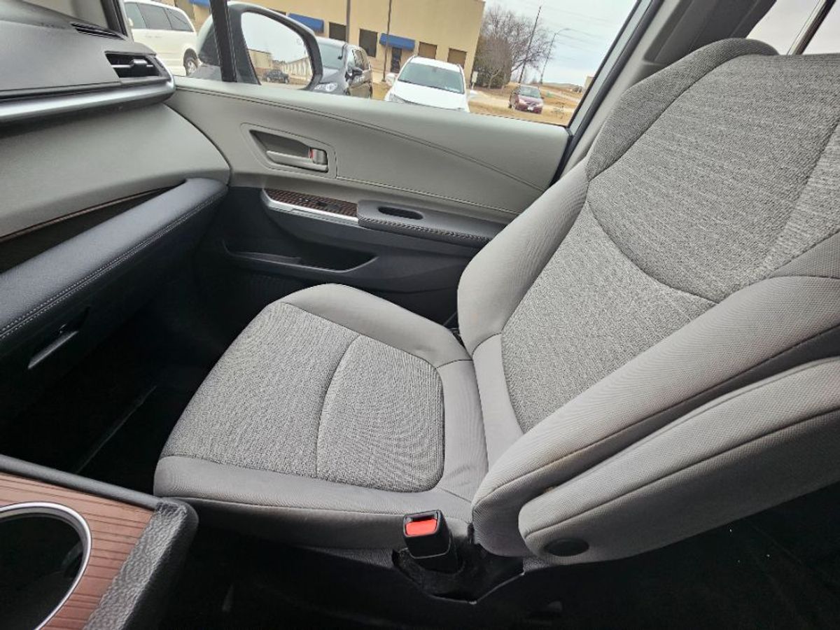 2023 TOYOTA SIENNA - Image 17