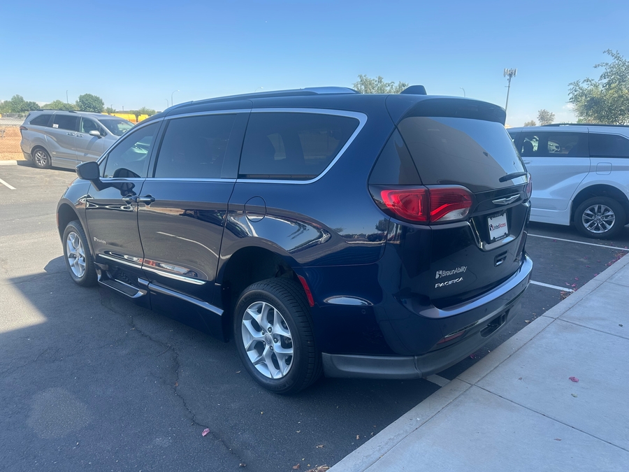 Used 2019 Chrysler Pacifica Touring L Plus - BraunAbility Side Entry Entry Fold Out Automatic Ramp