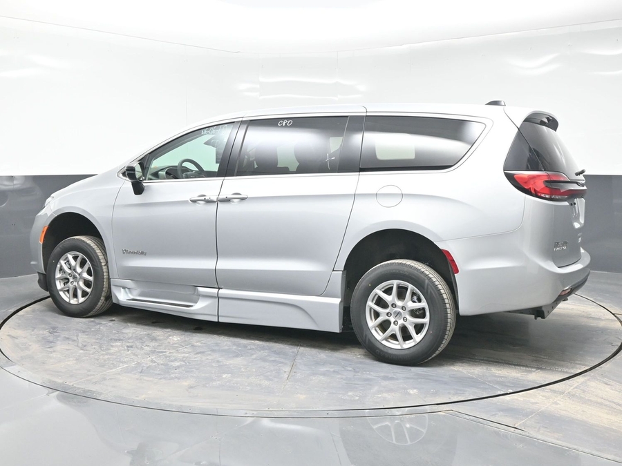 Used 2024 Chrysler Pacifica Touring L - BraunAbility Side Entry Entry In Floor Automatic Ramp