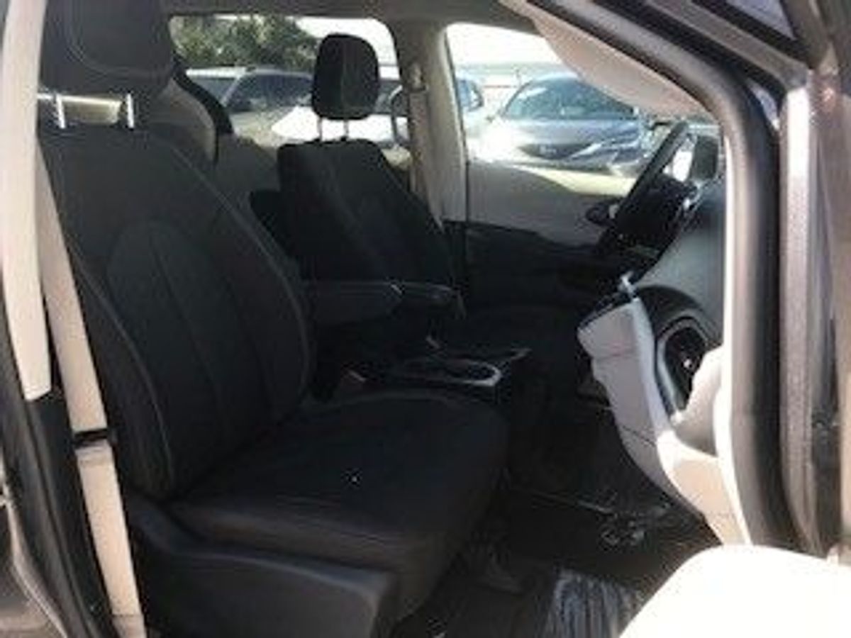 2023 CHRYSLER VOYAGER - Image 17