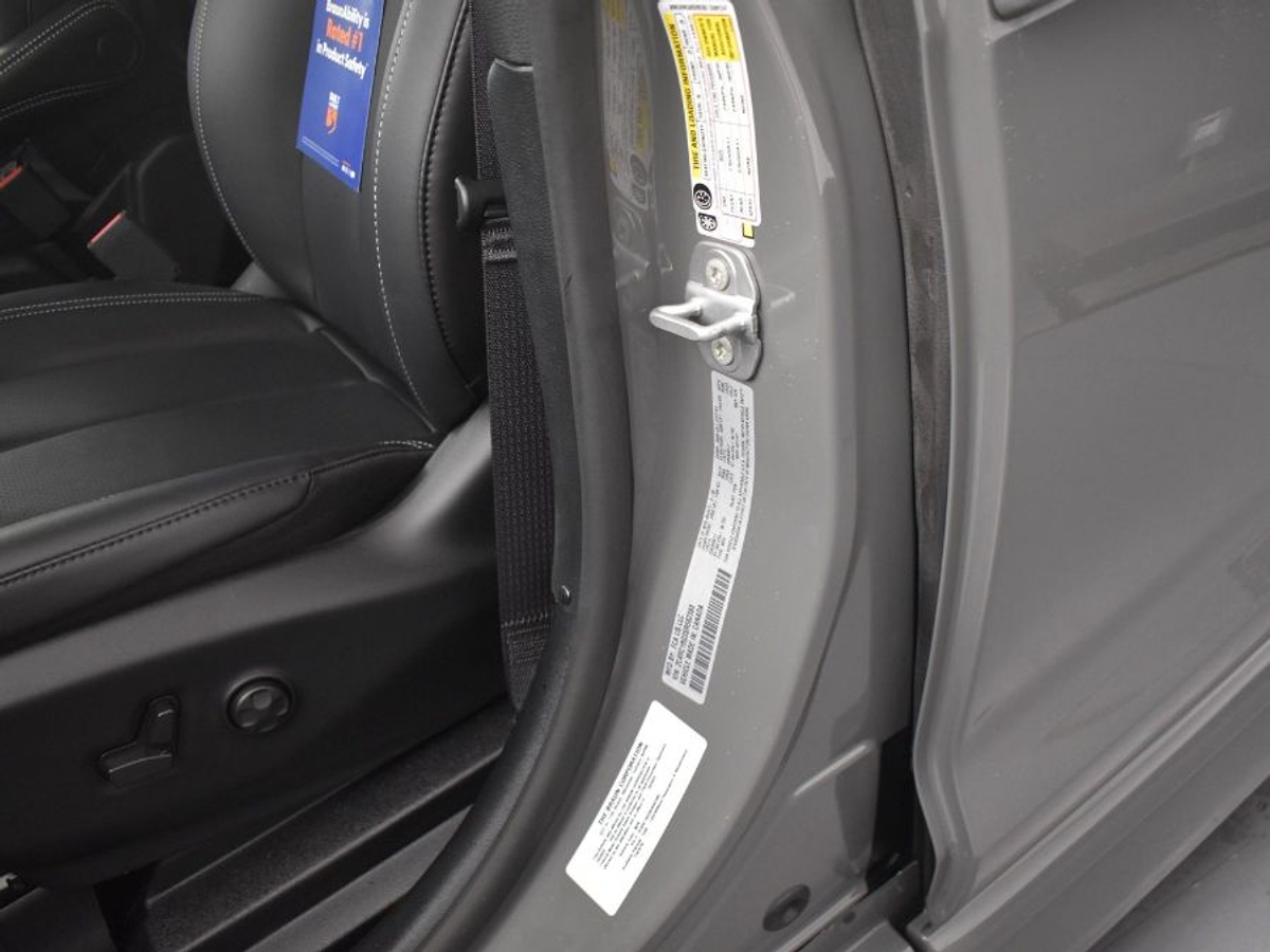 2025 CHRYSLER PACIFICA - Image 16