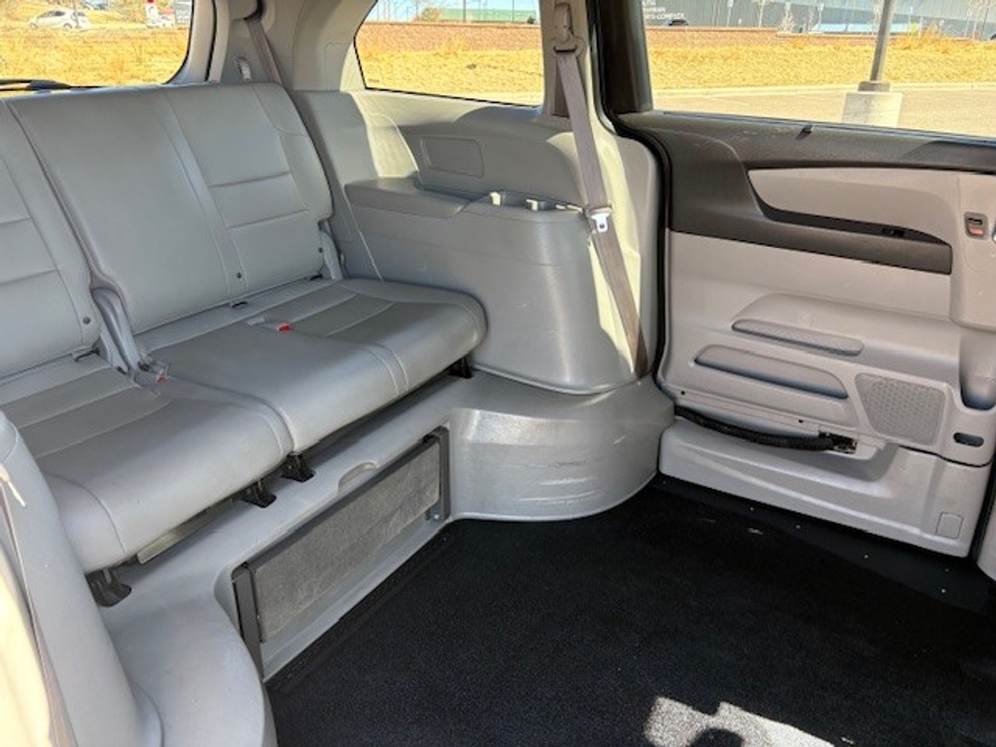 Used 2016 Honda Odyssey EX-L - BraunAbility Side Entry Entry Fold Out Automatic Ramp