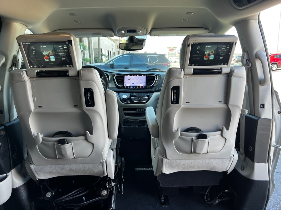 Used 2021 Chrysler Pacifica Touring L - RLX Side Entry Entry In Floor Automatic Ramp