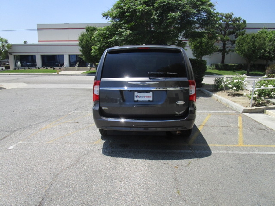 Used 2015 Chrysler Town and Country Touring-L - El Dorado Side Entry Entry Fold Out Automatic Ramp