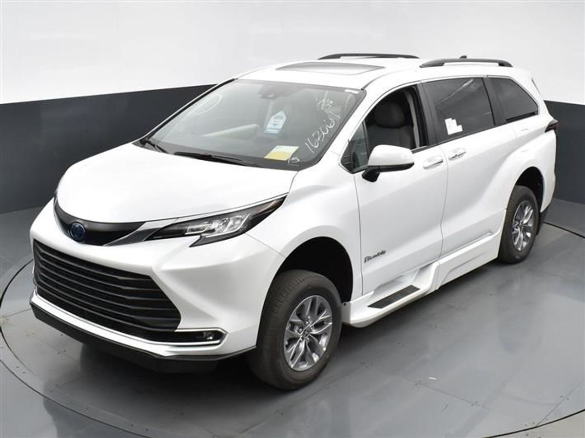 2023 TOYOTA SIENNA - Image 4