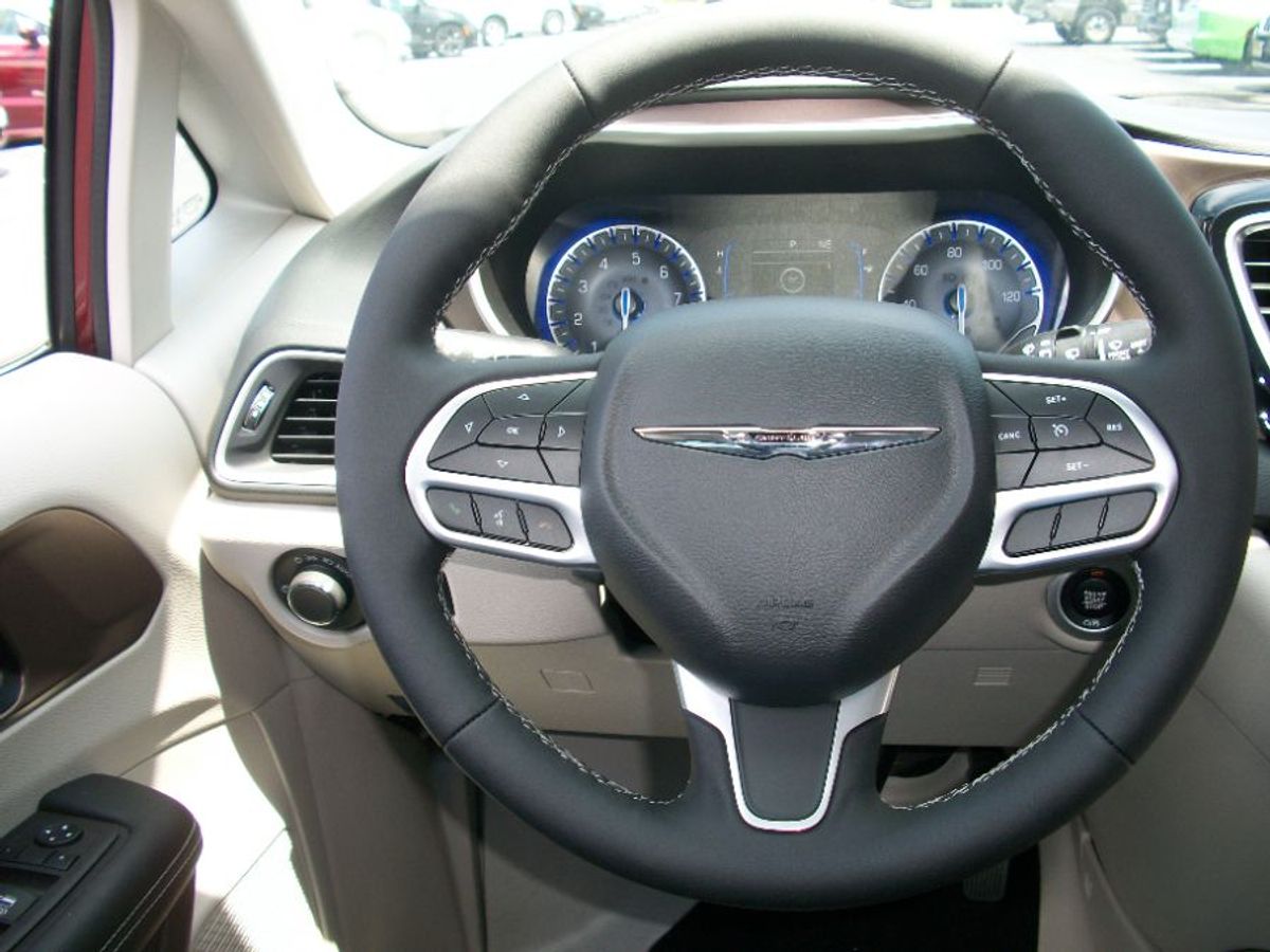 2023 CHRYSLER VOYAGER - Image 9