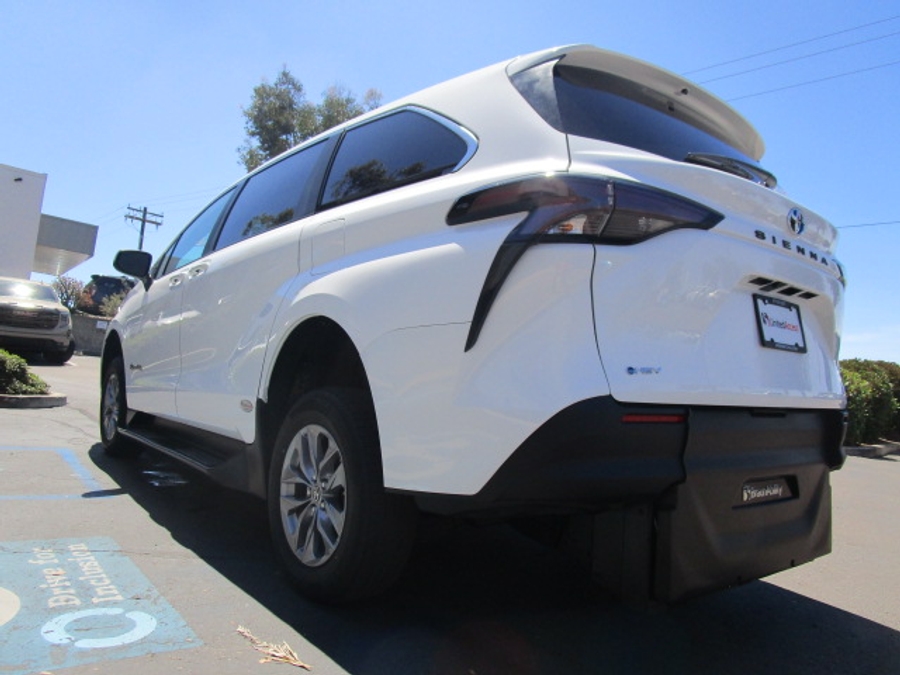 New 2025 Toyota Sienna Hybrid LE - BraunAbility Commercial Rear Entry Entry Fold Out Manual Ramp